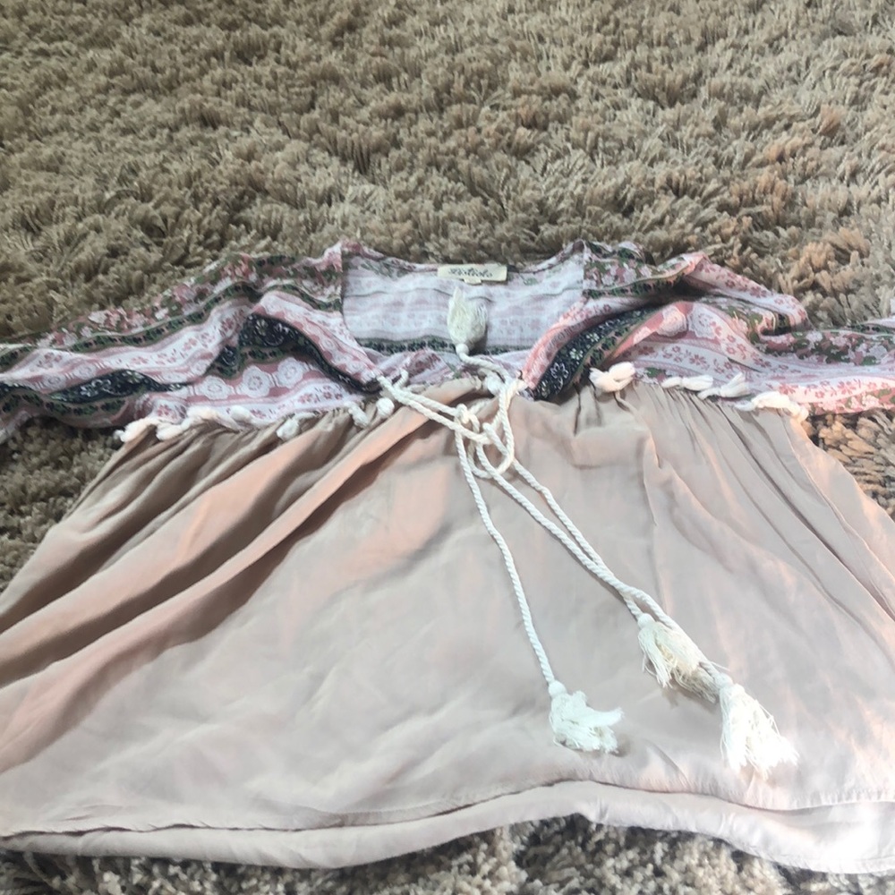 Listicle top. Boutique.  Medium